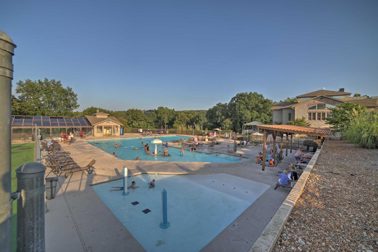 Lavish Branson Escape With Resort And Lake Access Kültér fotó